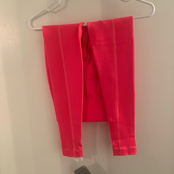 Gymshark ultra seamless leggings size small new with tags neon pink - Picture 2 of 3